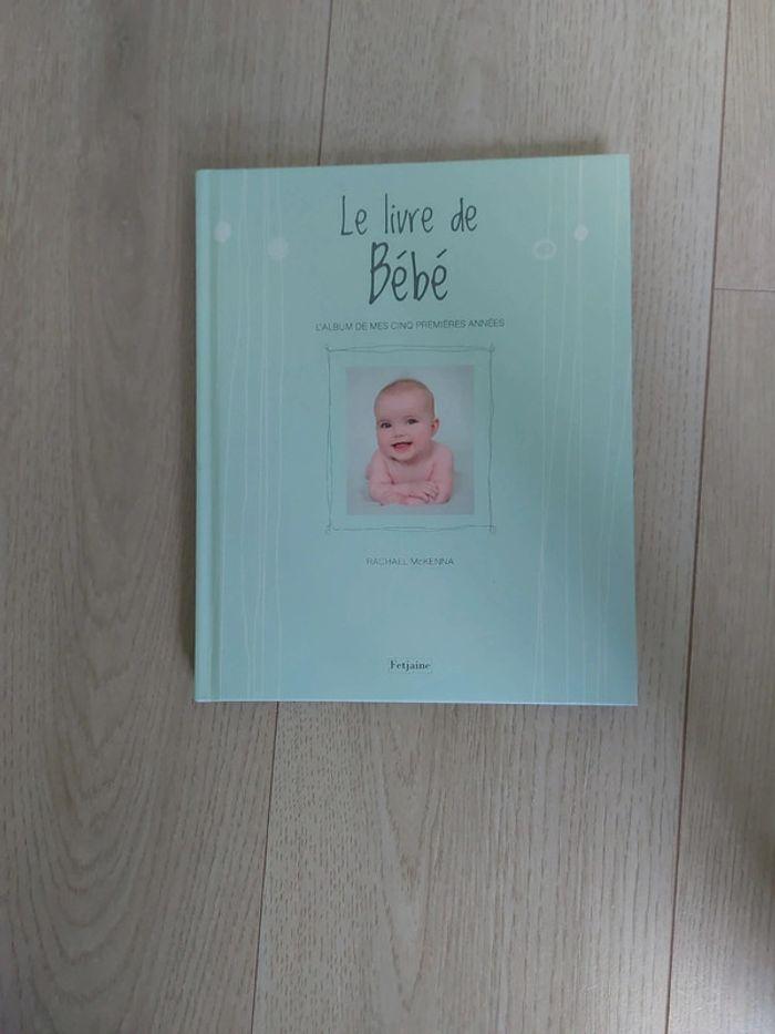 Livre de bébé - photo numéro 1