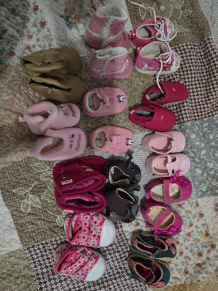 Lots de chaussures chaussons bébé fille - photo numéro 1