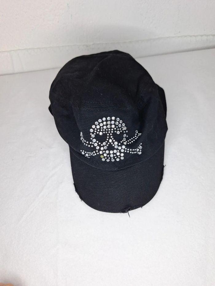 Casquette noire effet usé motif  tête de mort en strass - photo numéro 19