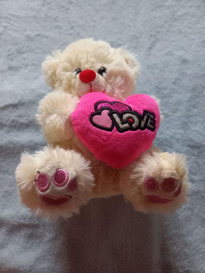 Peluche ourson rose