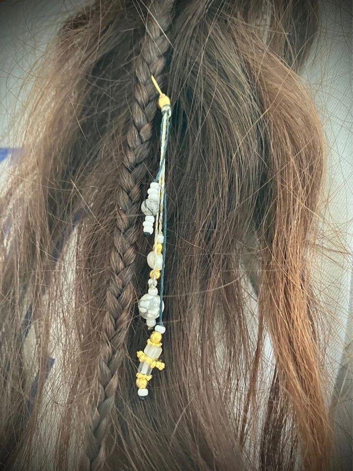 Bijou de cheveux - tresse/dread - en macramé avec pierre d’Howlite - photo numéro 3