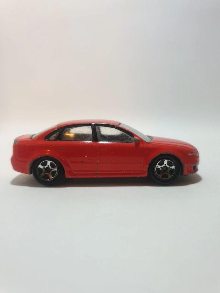 RealToy Audi RS4 Rouge à l'échelle 1/59 - photo numéro 5