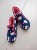 Chaussons fille taille 24