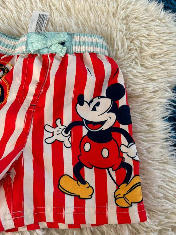 Joli short de bain Disney taille 18 mois - photo numéro 2