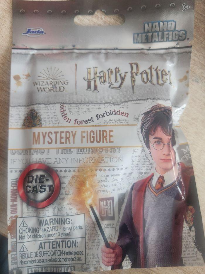 Figurine mystère harry potter il ya 2 paquet - photo numéro 1