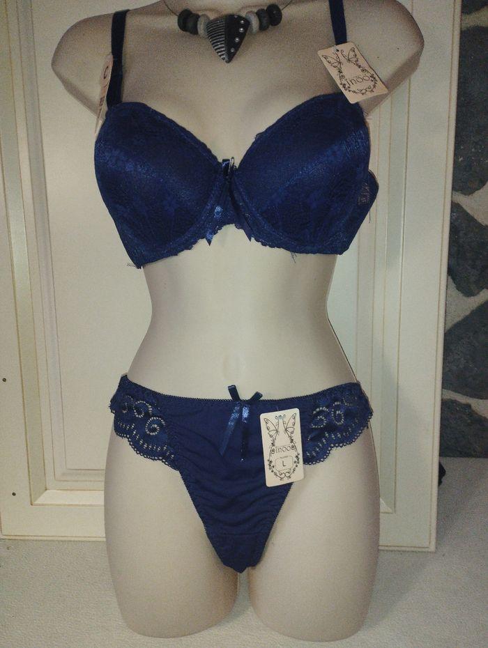 Ensemble de lingerie neuf avec armatures, push UP, et string taille 95C et L pour le string - photo numéro 1