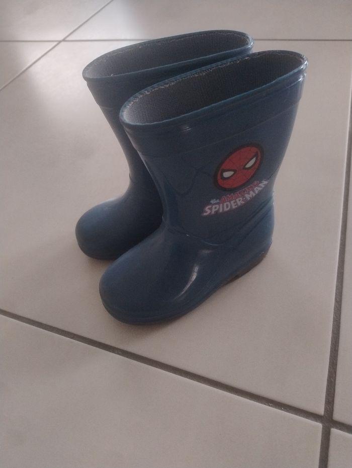 Vends bottes de pluie spiderman taille 25