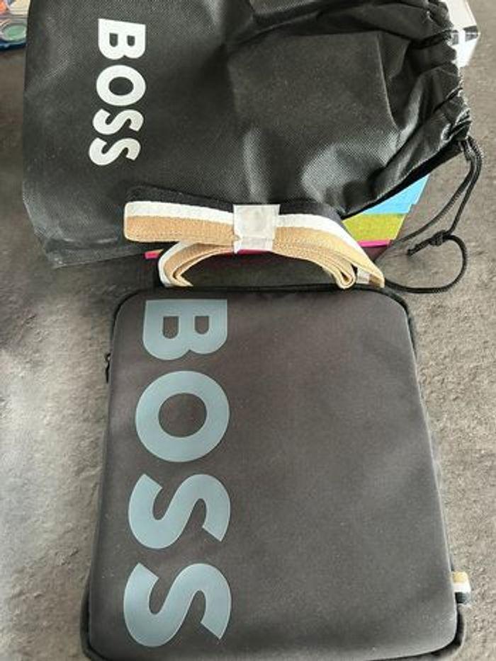 Sacoche Hugo Boss - photo numéro 1