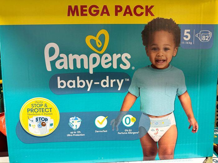 Pampers Baby dry mega pack taille 5 ( 82 couches ) neuf - photo numéro 1