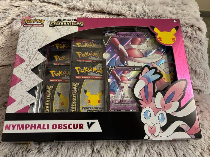 Coffret Pokémon 25 ans Célébration Nymphali Obscur - photo numéro 1