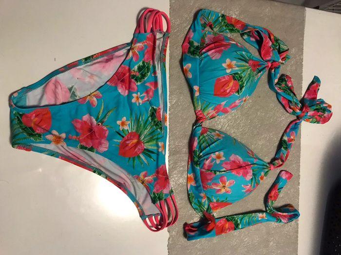 Maillot de bain 2 pièces à fleurs - photo numéro 1