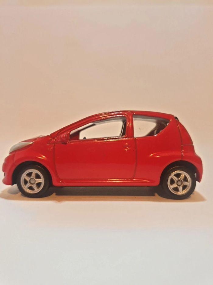 Welly Citroën C1 Rouge - 1/60 - photo numéro 11