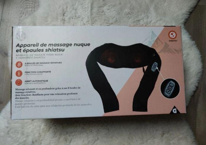 Appareil de massage shiatsu nuque et épaules
Servi 1 fois. Fonctionne très bien - photo numéro 1