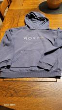 Très beau sweat shirt capuche roxy 12 ans