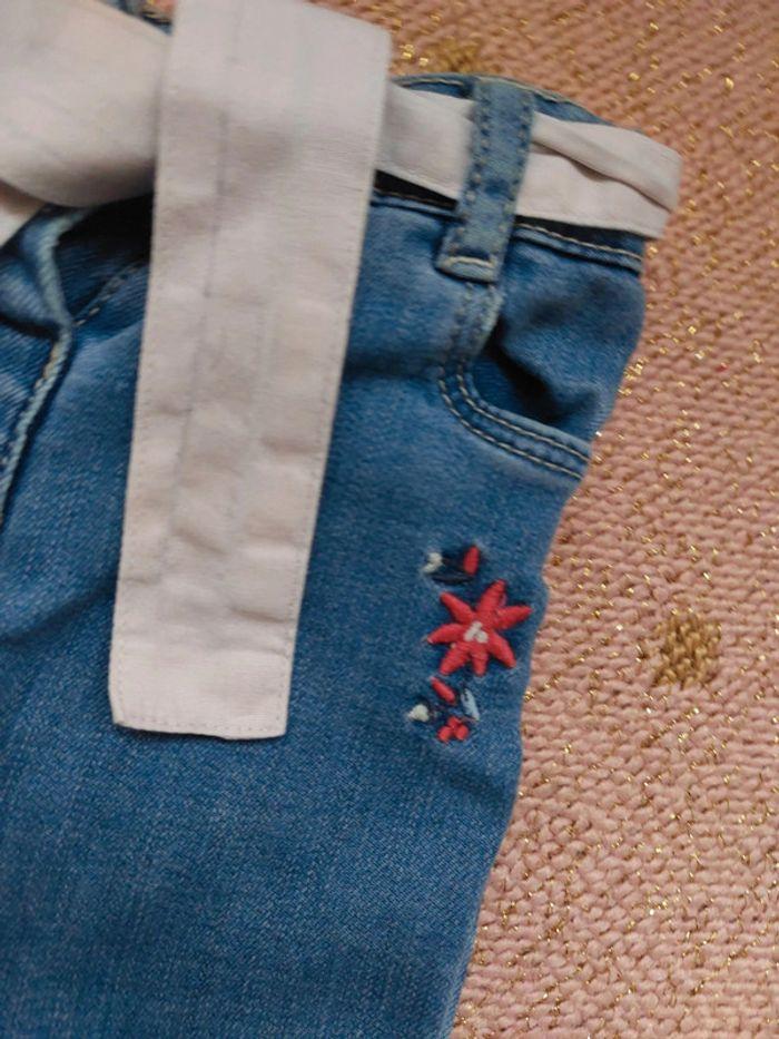 Pantalon jeans ceinture broderies 18 mois - photo numéro 2