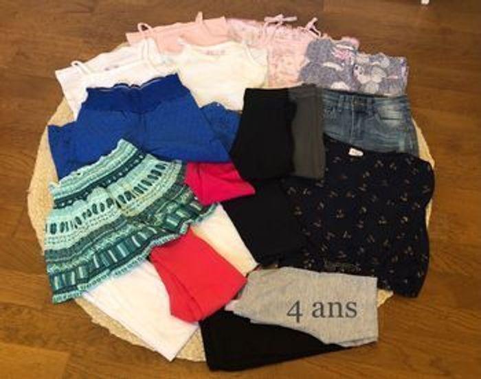 Lot de vêtements été fille 4 ans - photo numéro 1