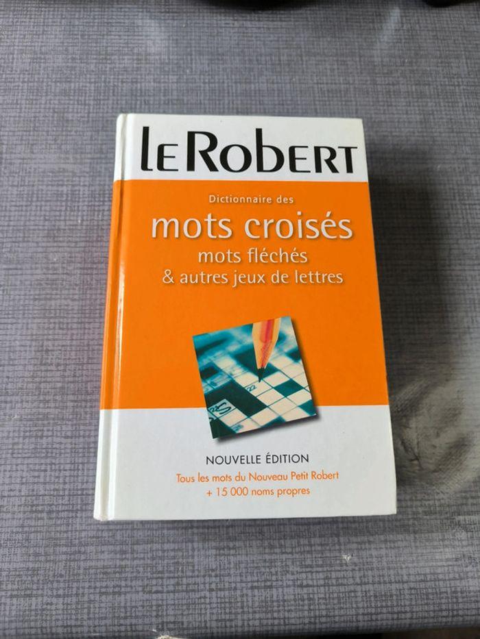 Le Robert dictionnaire des mots croisés et jeux de lettres - photo numéro 1