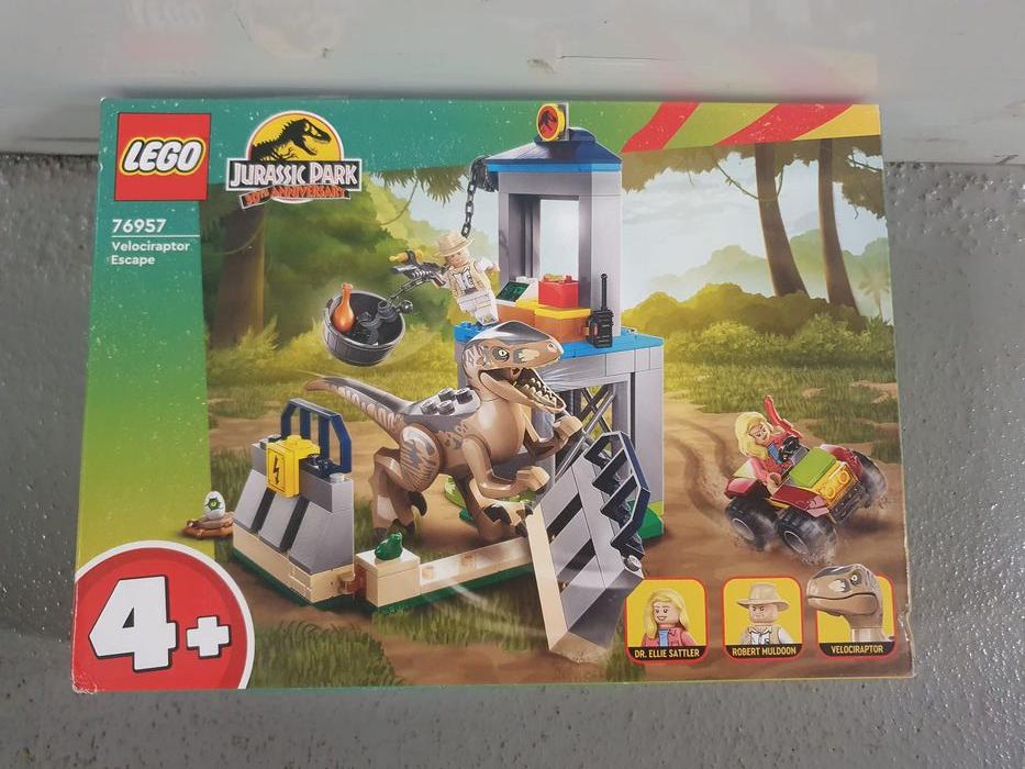 Lego Jurassic Park - L'évasion du vélociraptor - 76957 - photo numéro 1