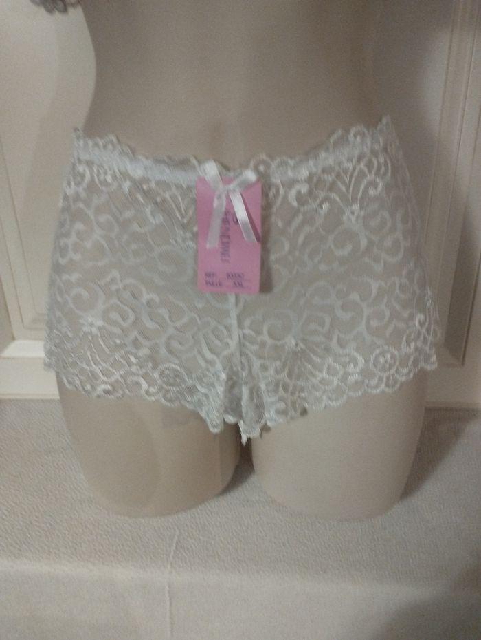 Ensemble de lingerie neuf avec armatures et rembourrage en 95C XL pour le shorty - photo numéro 3