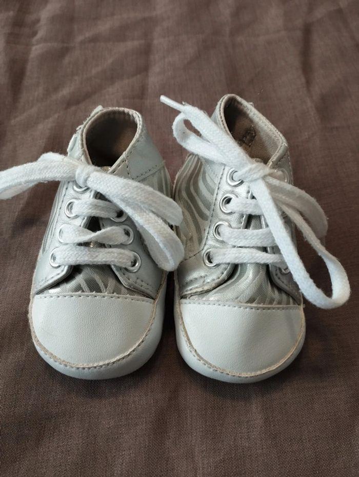 Chaussures bébé - photo numéro 1