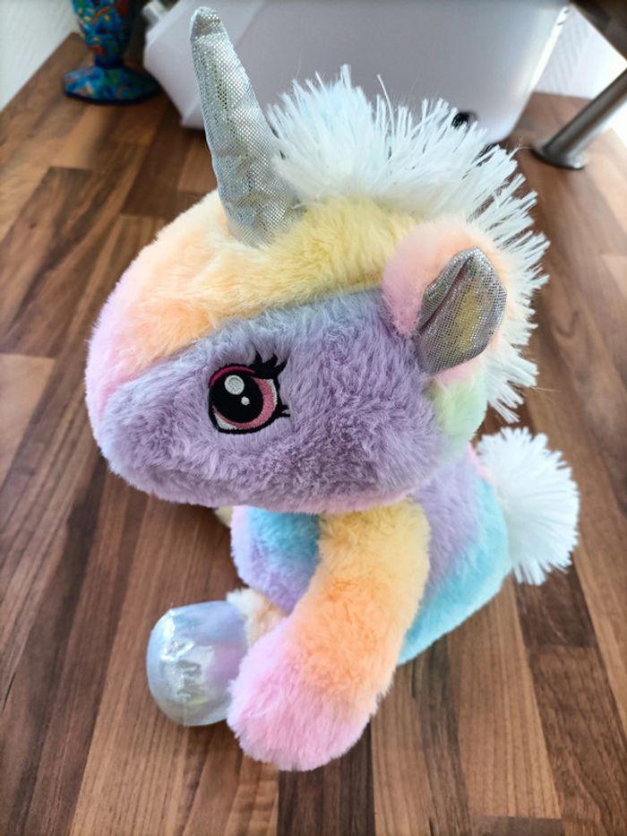 Jolie peluche licorne 🦄 multicolore - photo numéro 3