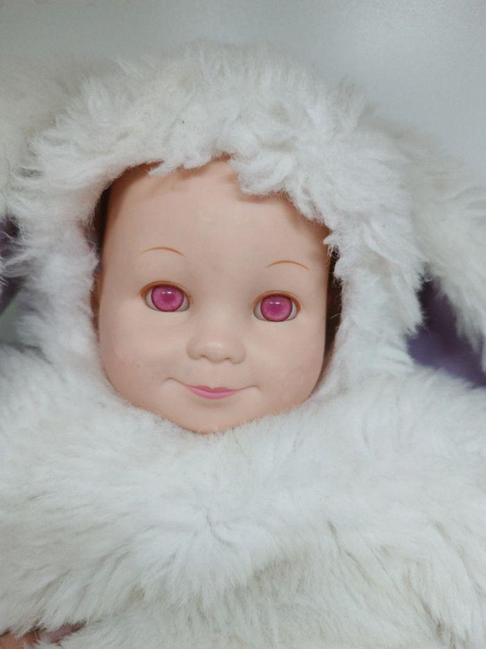 Anne Geddes poupée doll rabbit bunnies lapin yeux rouge carte blanc violet mauve 40 bébé - photo numéro 5