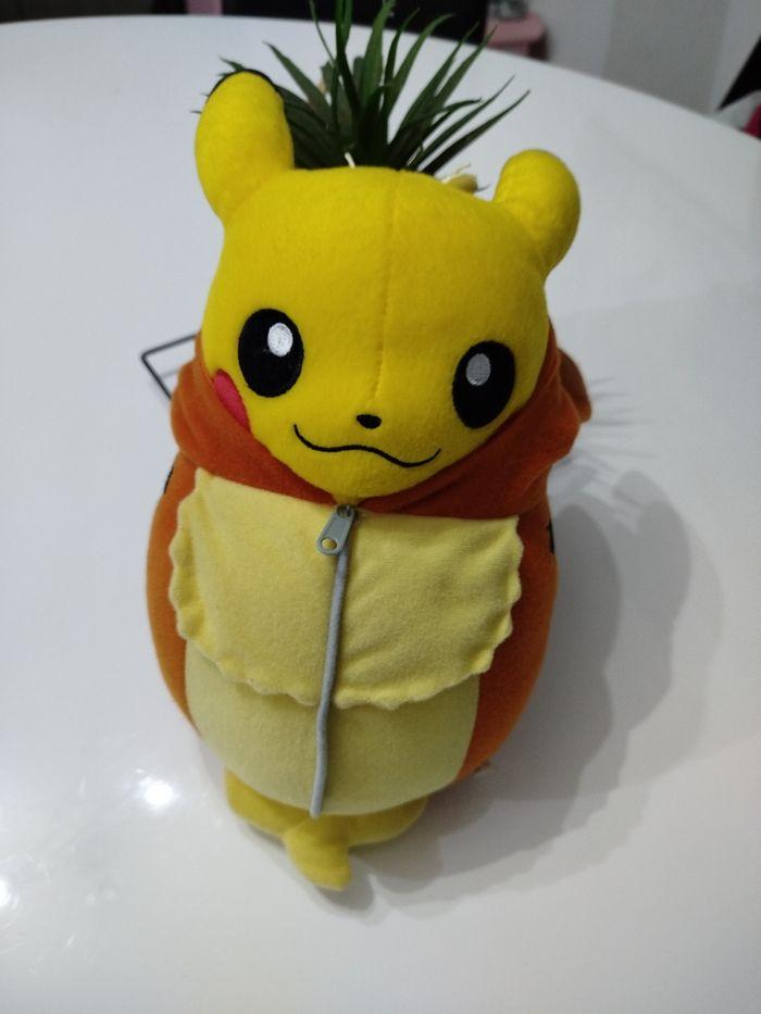 Peluche Pikachu Nebukuro poncho Caninos - photo numéro 4