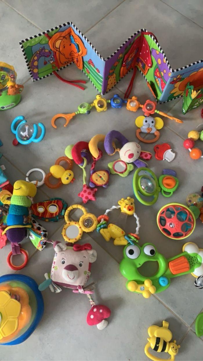 Gros lot de jouets bébé - photo numéro 2