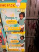 Un lot de Pampers Premium, taille six