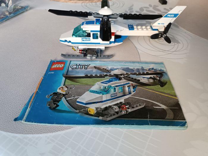 Lego City 7741 hélicoptère de Police - photo numéro 2