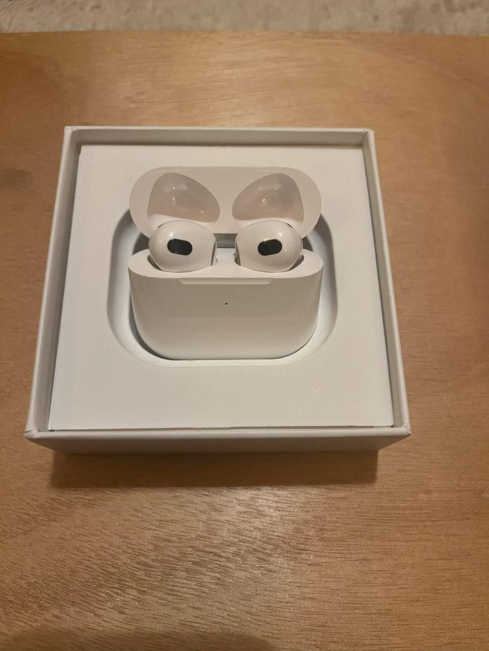 REPLIQUE AIRPODS 3 - photo numéro 5