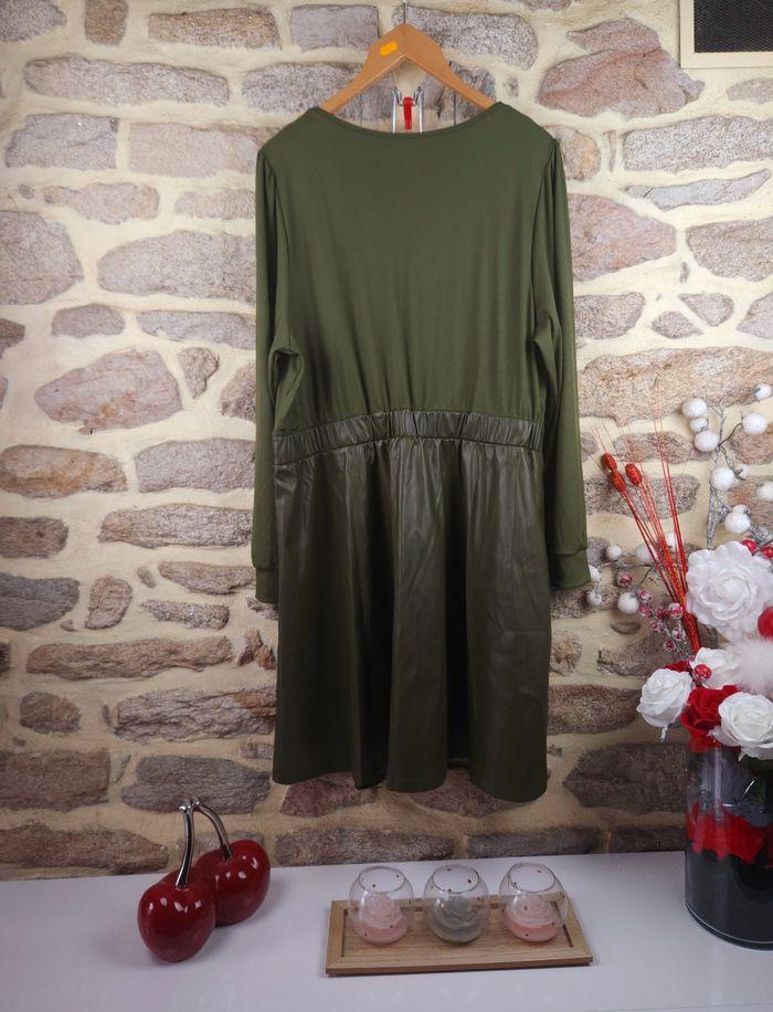 Robe bi matière vert militaire Femme taille 54 marque Boohoo 🍬 - photo numéro 3