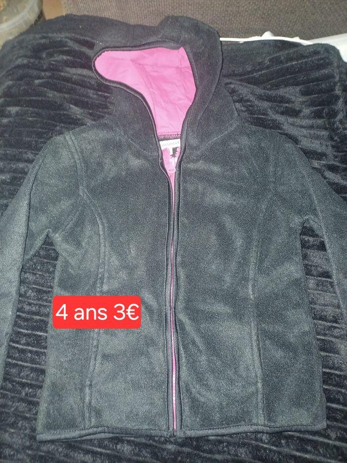 Lot vêtements garçon 4 ans - photo numéro 2