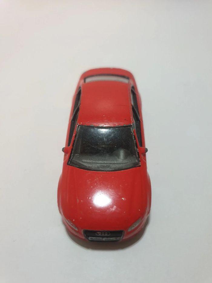 RealToy Audi RS4 Rouge à l'échelle 1/59 - photo numéro 3