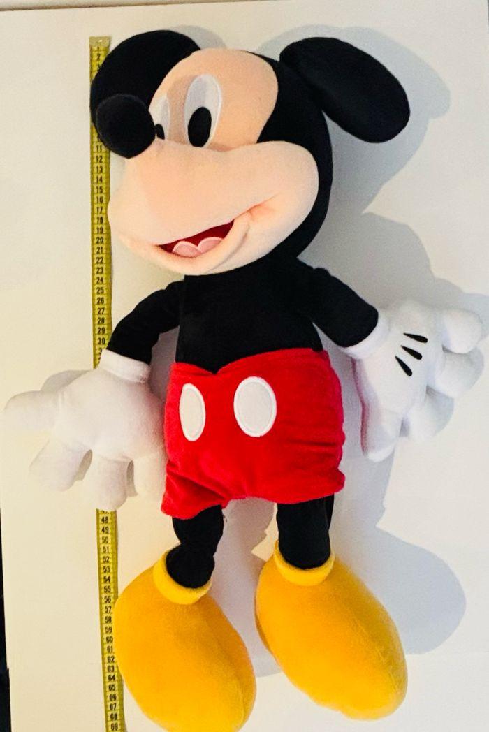 Disneyland Paris Mickey Mouse XL  68 cm grande peluche géante Disney Store knuffel eurodisney Minnie collection rare princesse stitch big feet cuddleez Winnie l’ourson store eurodisney lot SOP77 - photo numéro 7