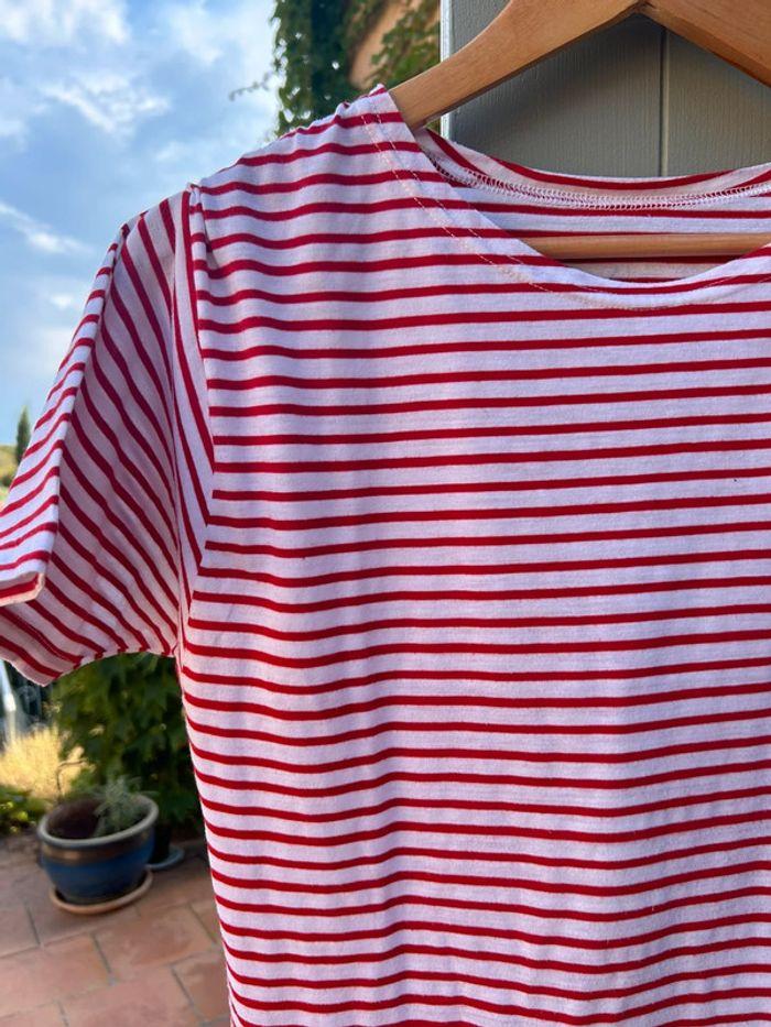 Tee-shirt marinière à rayures rouge et blanc - photo numéro 4