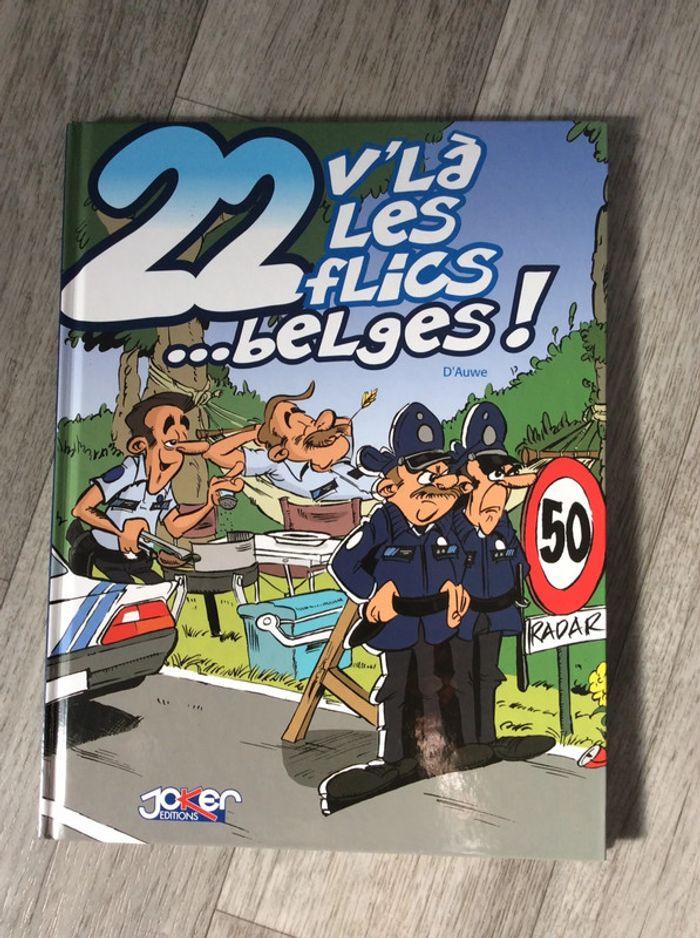 Bande dessinée 22 v’la les flics belges - photo numéro 1