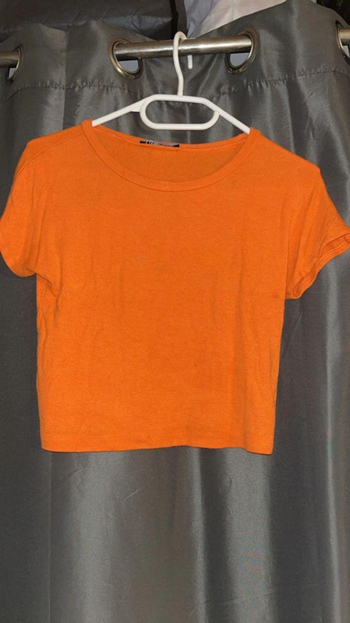 T-shirt court orange Zara - photo numéro 2