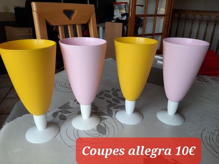 Lot de 4 coupes allegra