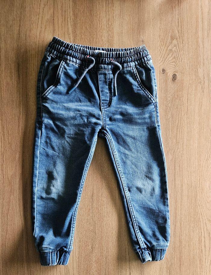 Jeans Vertbaudet taille 4 ans - photo numéro 1