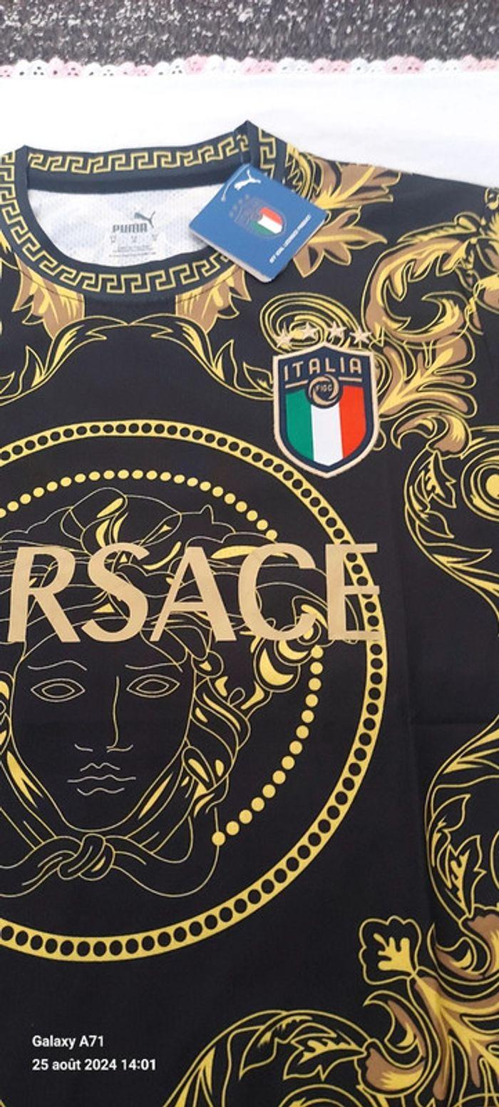 🔥🔥 Maillot Italie Concept avant match Versace noir et or  taille M 🔥🔥 - photo numéro 4