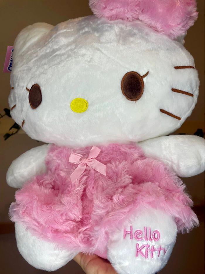 Peluche Hello Kitty en robe - photo numéro 20