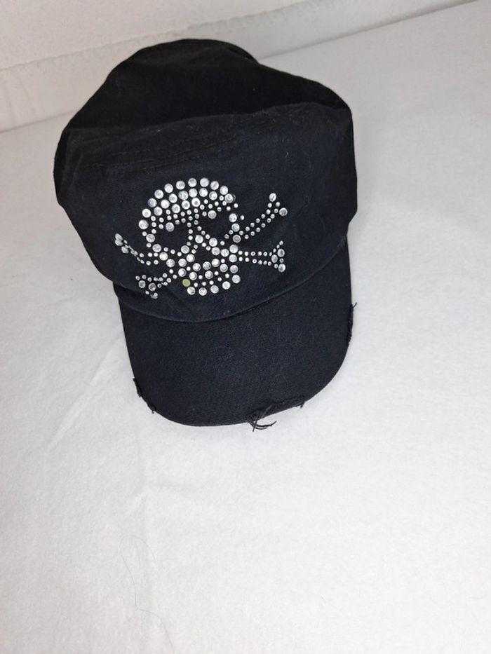 Casquette noire effet usé motif  tête de mort en strass - photo numéro 16