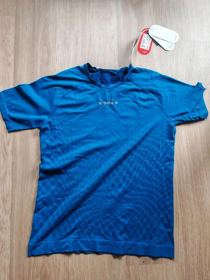 T-shirt Diadora - photo numéro 1