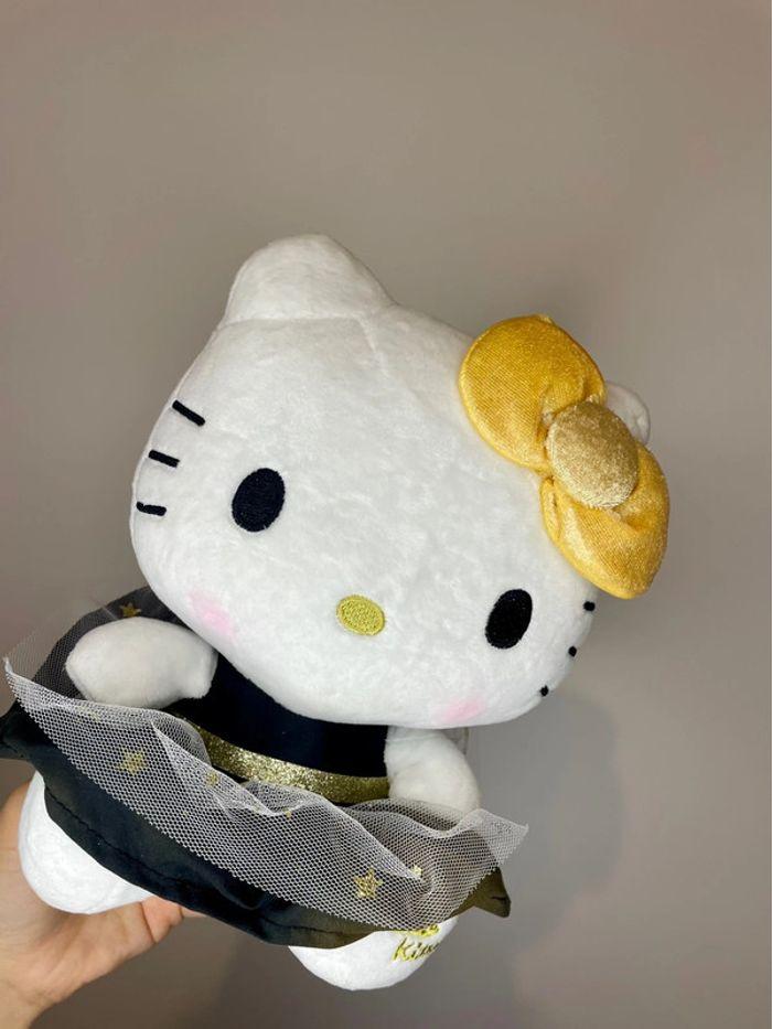 Peluche Hello Kitty en robe étoilée et pailletée 👗 💫 - photo numéro 8