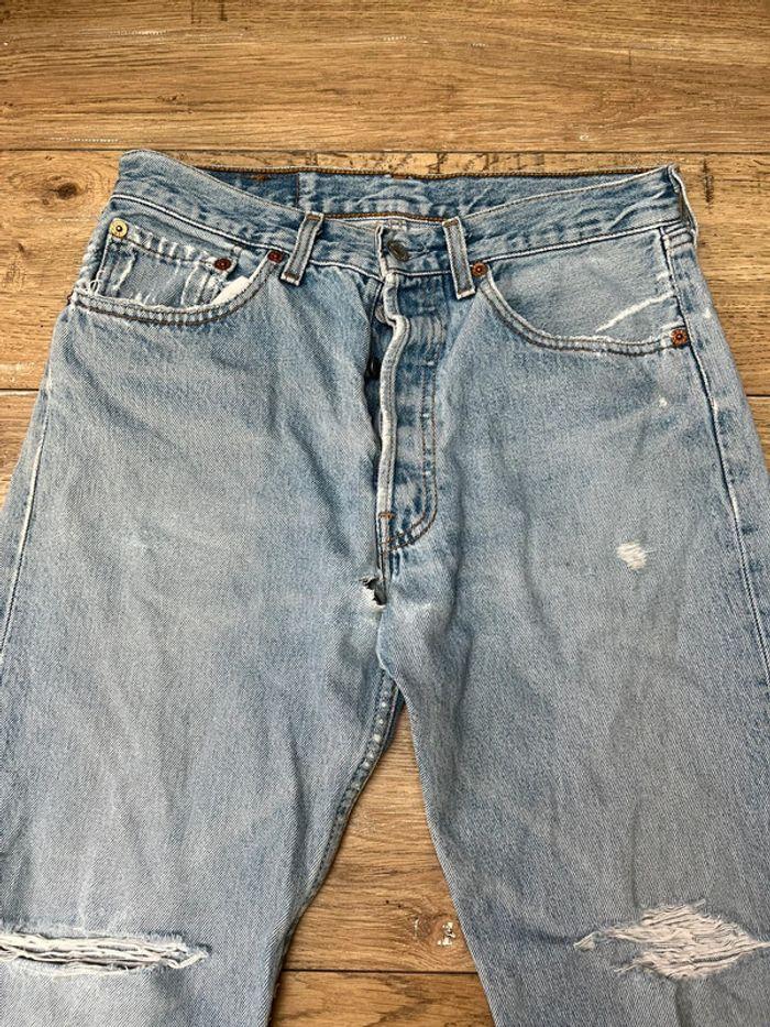 Jean Levis troué, coupe 501 droite, taille W31 L30 soit S - photo numéro 2