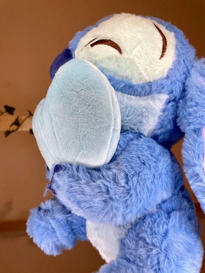 Peluche Disney Stitch avec un Coeur 🩵 - photo numéro 14