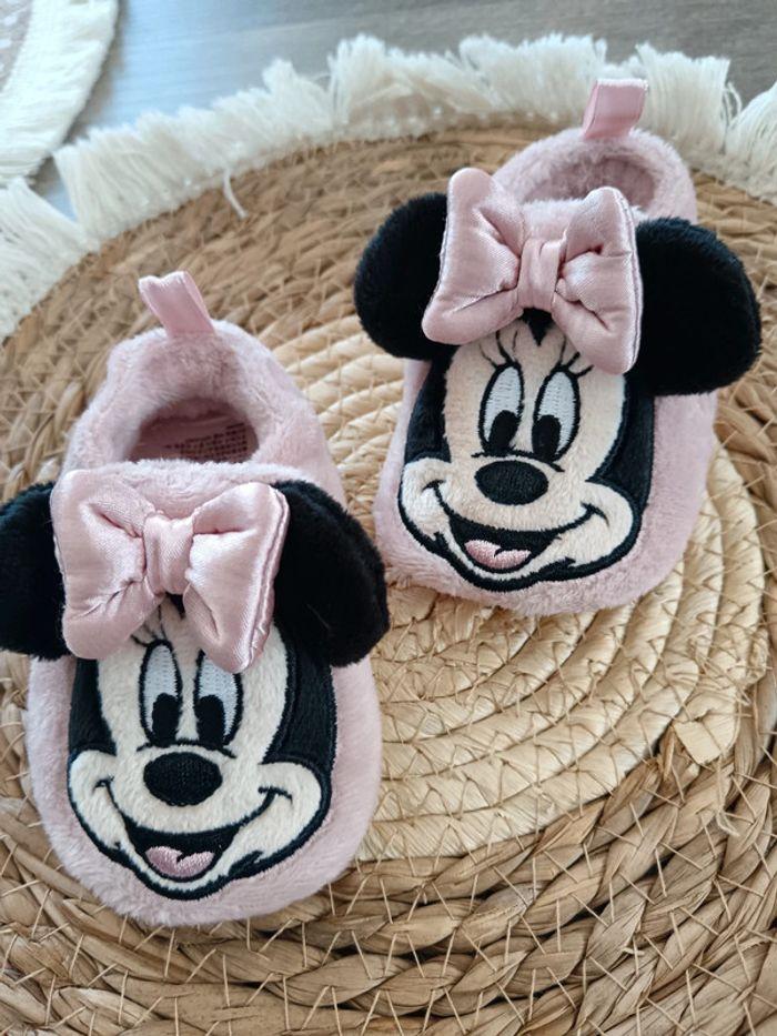 🙋🏼‍♀️chaussons Mini Disney neuve taille 14/15 - photo numéro 2