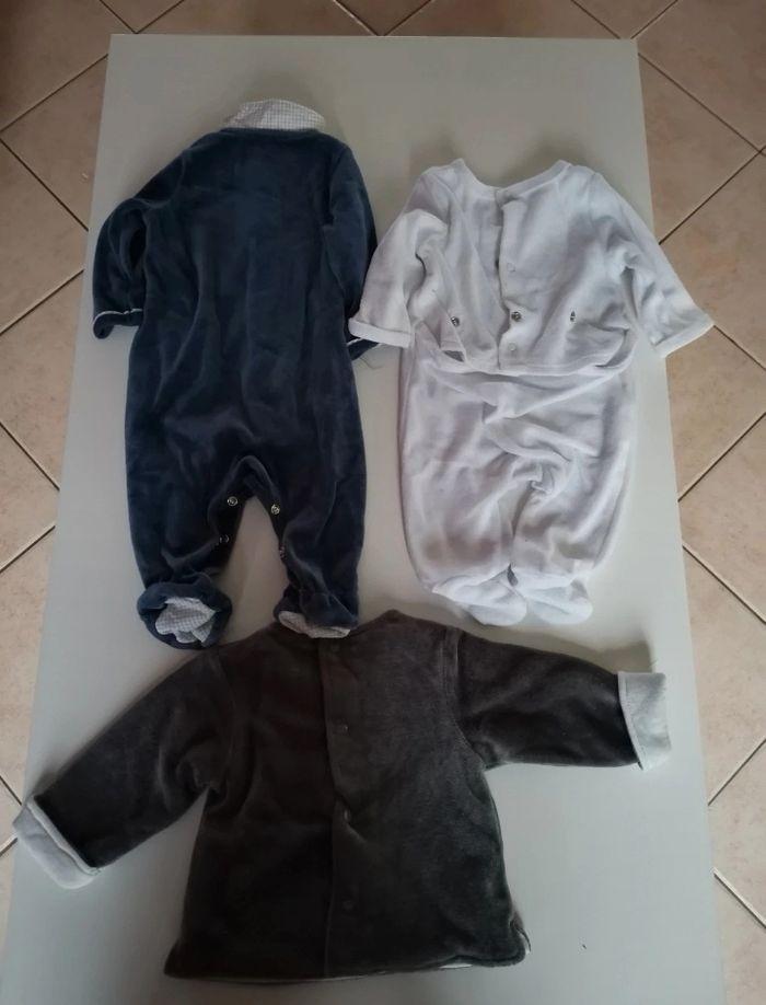 Lot de 2 pyjamas et d'1 gilet polaire - photo numéro 2