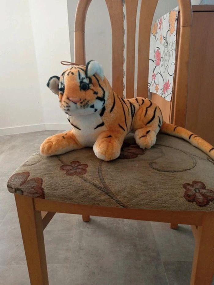 Magnifique peluche tigre neuve - photo numéro 1